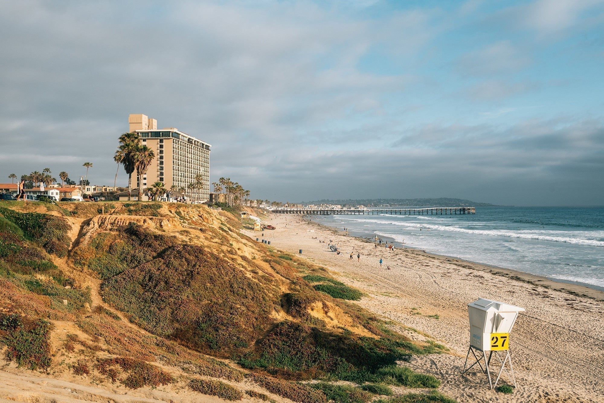 iew of the beach from Palisades Park in Pacific Beach, San Diego, California